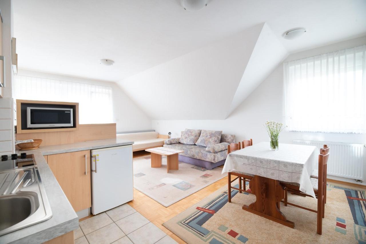 Apartmaji Trentelj ブレッド エクステリア 写真
