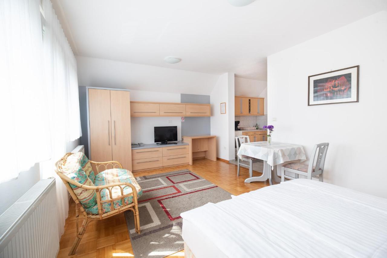 Apartmaji Trentelj ブレッド エクステリア 写真